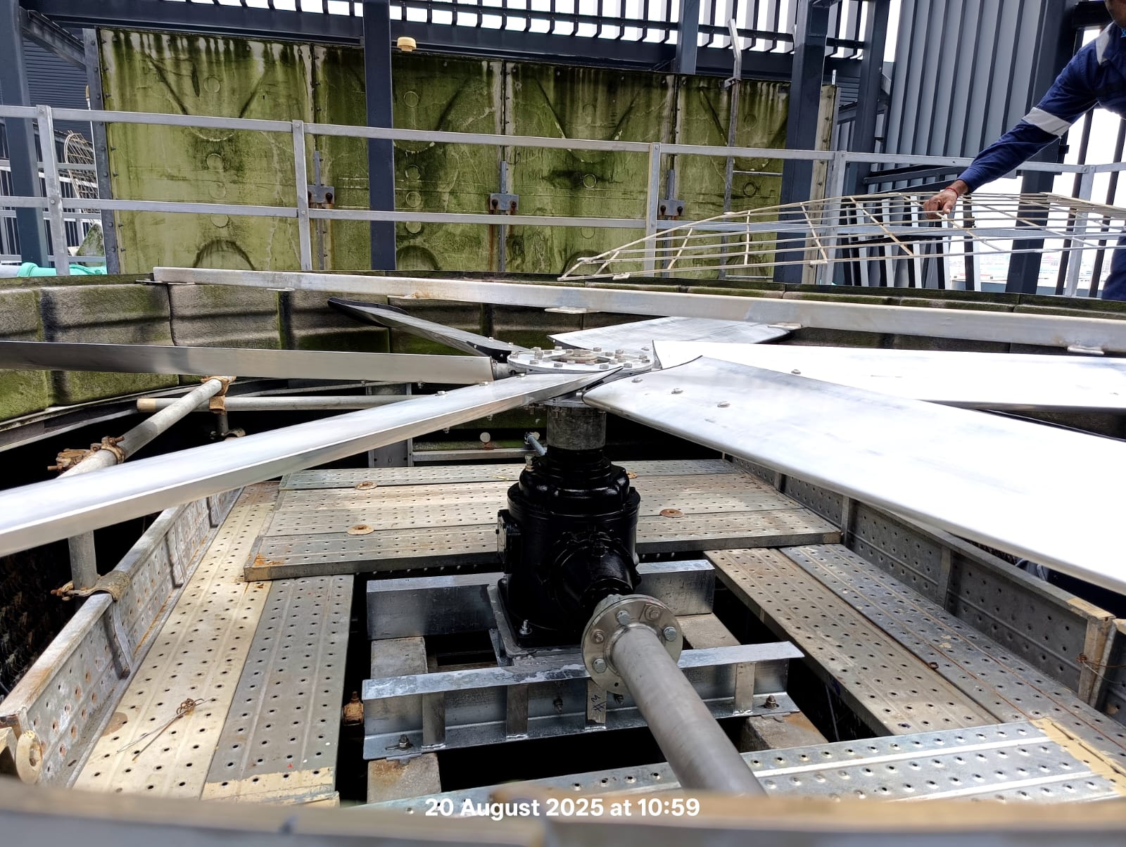 GEARBOX DRIVESHAFT AND ASSEMBLY REPLACEMENT